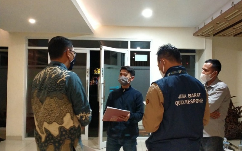 JQR mengirimkan satu unit mobil ambulans untuk mengantarkan kepulangan jenazah almarhumah dan mengurus biaya administrasi kargo di Bandara Soekarno/Hatta.