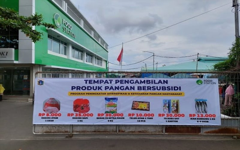 Pemprov DKI dan PT Tjipinang Food Station Jaya menggelar Program Pangan Murah Bersubsidi yang bisa dibeli mulai 2 Februari 2022 - Pemprov DKI 