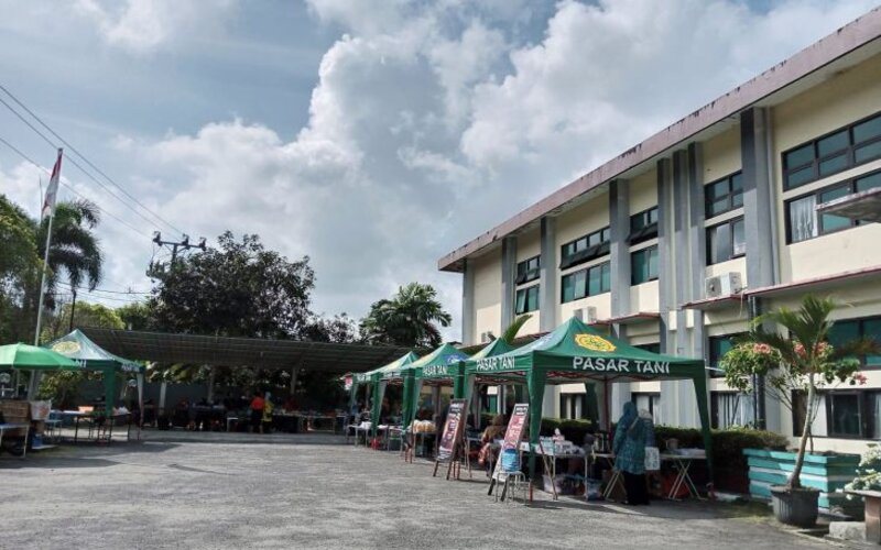 Aktivitas Pasar Tani di Belitung. - Antara/Kasmono.
