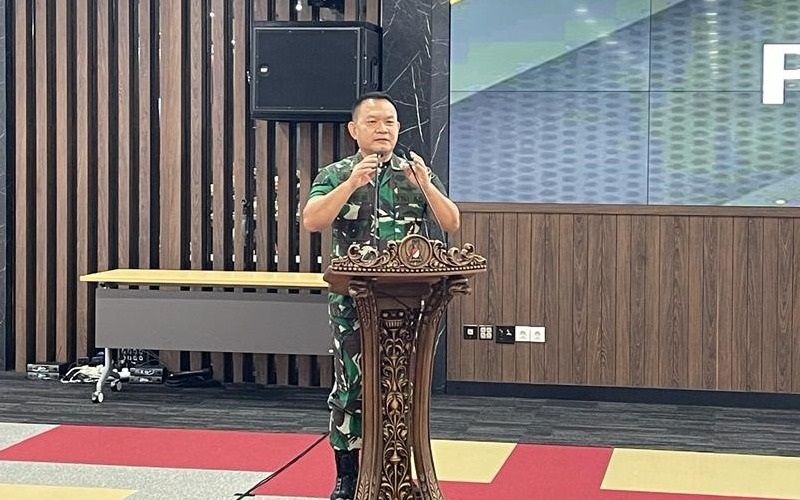 Kepala Staf TNI Angkatan Darat (KSAD) Jenderal Dudung Abdurachman di acara Coffee Morning Pimpinan Redaksi Media di Jakarta, Senin (7/2/2022). JIBI - Bisnis/Sholahudin Al Ayubbi