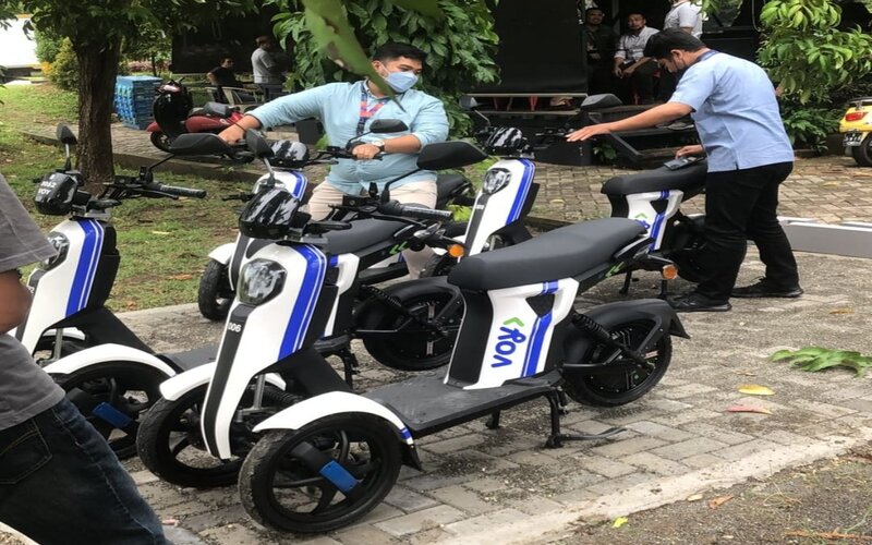 Sepeda motor ringan roda tiga berbasis listrik (eMoped) yang bisa dipakai di kawasan Bandara Soekarno - Hatta -  Istimewa 