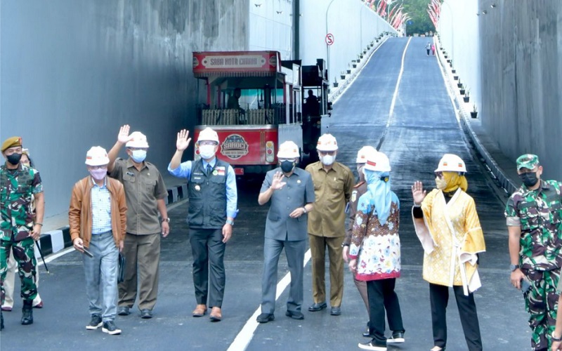 Gubernur Jawa Barat Ridwan meresmikan Underpass Sriwijaya di Jalan Sriwijaya, Kota Cimahi, Selasa (22/2 - 2022).
