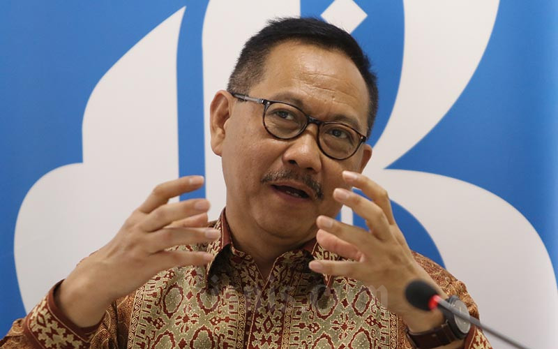 Vice President Asian Development Bank (ADB) Bambang Susantono memberikan penjelasan disela-sela kunjungannya ke Kantor Redaksi Bisnis Indonesia di Jakarta, Jumat (6/3/2020). Bisnis - Eusebio Chrysnamurti