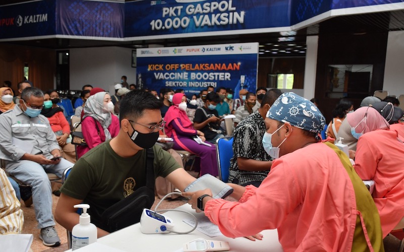 PT Pupuk Kalimantan Timur bekerjasama dengan Pemkot Bontang gelar vaksinasi ketiga (booster) sektor industri bagi seluruh karyawan, anak perusahaan dan masyarakat pada Kamis (24/2). - JIBI/Istimewa