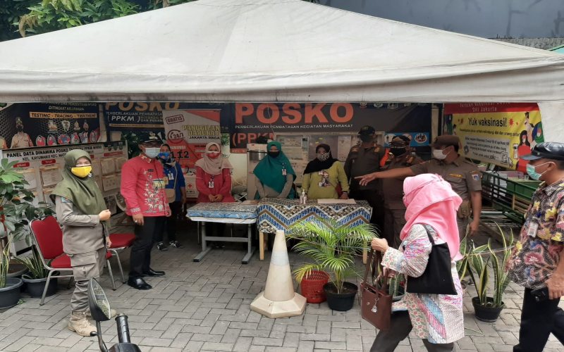 Para Duta Perubahan Perilaku berkumpul siap membagikan masker kepada masyarakat, Jakarta, Kamis (22/07/2021)  - Dok. Satgas Covid/19