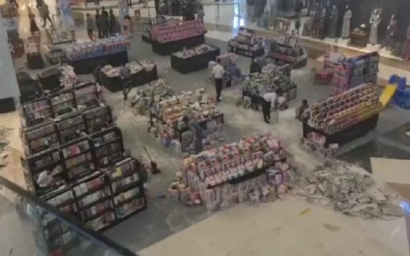 5 Orang Terluka, Polisi Selidiki Penyebab Runtuhnya Ornamen di Lippo Mall Kemang saat Angin Kencang