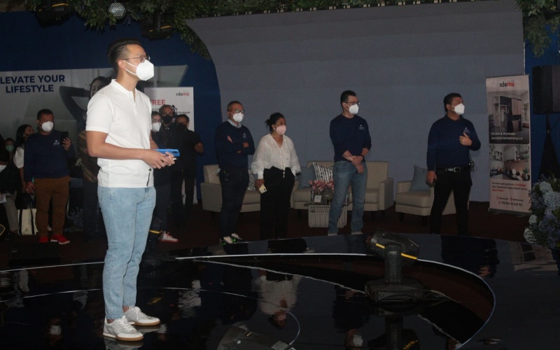 CEO PT Lippo Karawaci Tbk. (LPKR) John Riady memberikan sambutan dalam acara Pemilihan Unit Cendana Cove Verdant yang berlokasi di Lippo Karawaci Central, Tangerang, pada Sabtu (12/2/2022). - Istimewa