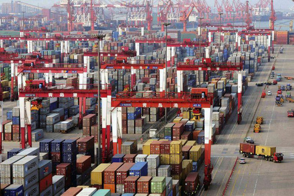 Waspada Kenaikan Tarif Peti Kemas Akibat Antrean di Pelabuhan China