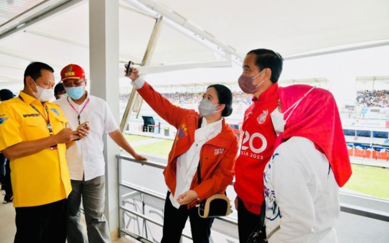 Hujan Deras, Jokowi Nonton MotoGP Mandalika dari Royal Box