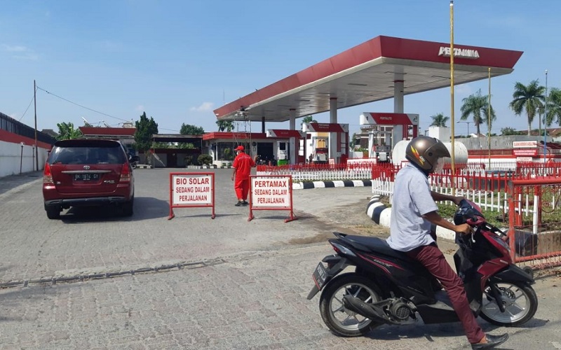 Ilustrasi kelangkaan BBM di SPBU Kota Medan, Sumatera Utara.  - Bisnis/Nanda Fahriza Batubara