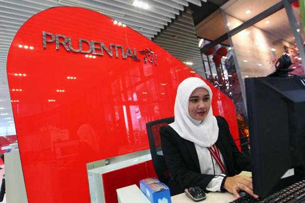 Karyawati beraktivitas di konter pelayanan Prudential Tower Jakarta, Rabu (7/2/2018). - JIBI/Dwi Prasetya