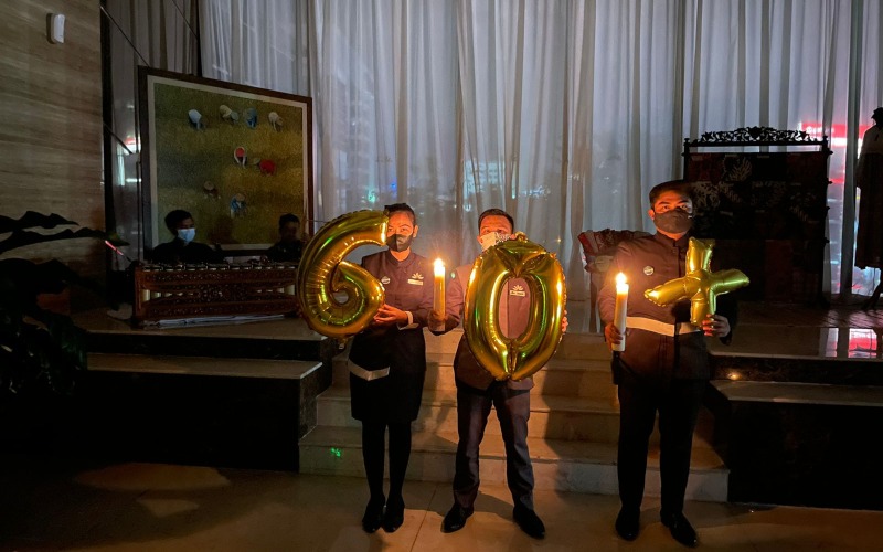 Hotel Grandhika Pemuda Semarang mendukung kampanye Earth Hour dengan mengajak seluruh staf dan tamu untuk mematikan lampu kamar selama satu jam.  - Dok. Grandhika Pemuda 