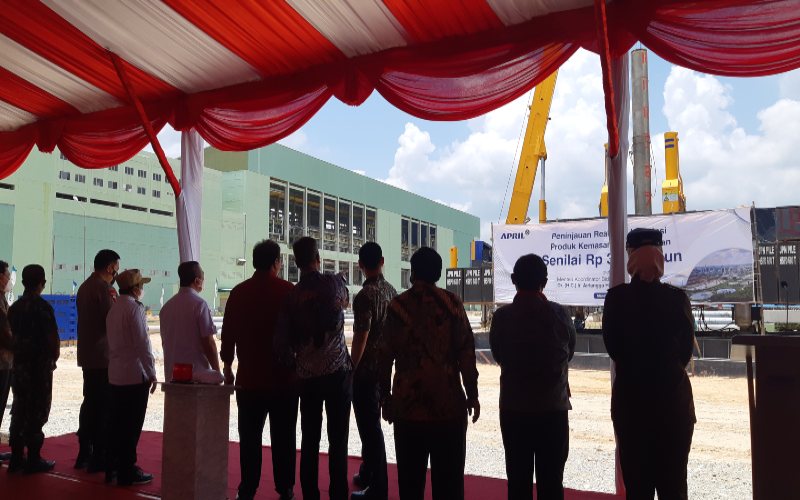 Peresmian realisasi investasi pabrik kertas kemasan Asia Pacific Resources International Limited. (APRIL) Group di Pelalawan, Riau.  - Jaffry Prabu