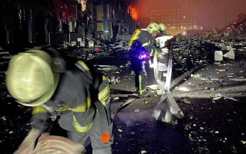 Rudal Iskander Rusia menghancurkan Pusat Perbelanjaan Retroville di Kyiv.  - Istimewa