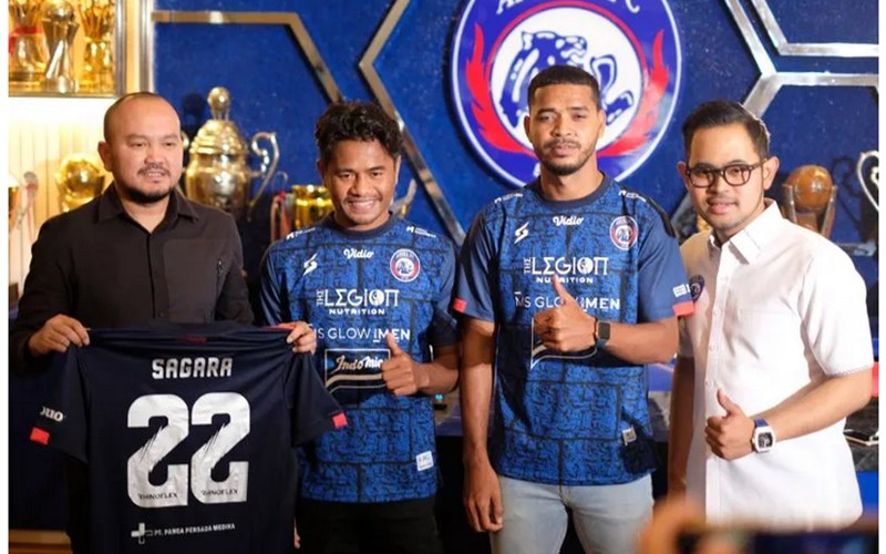 Arema FC merekrut tiga pemain baru yakni Hanis Saghara Putra, Ilham Udin Armayn dan Hasyim Kipuw. - Antara