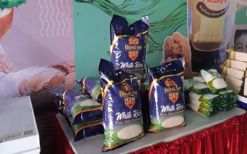 Produk pangan lokal asal Kalimantan Timur yang dijual oleh Perum Bulog. - Bisnis/Muhammad Mutawallie Sya'rawie