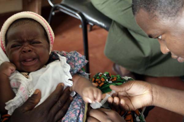 Vaksinasi malaria - Reuters/Joseph Okanga