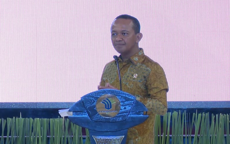 Menteri Investasi/Kepala Badan Koordinasi Penanaman Modal (BKPM) Bahlil Lahadalia dalam konferensi pers di Jakarta, Senin (25/4/2022)  -  Bisnis/Ni Luh Anggela