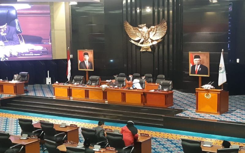 Wakil Ketua DPRD DKI M Taufik saat memimpin rapat paripurna, Selasa (26/4/2022). - Pernita Hestin Untari