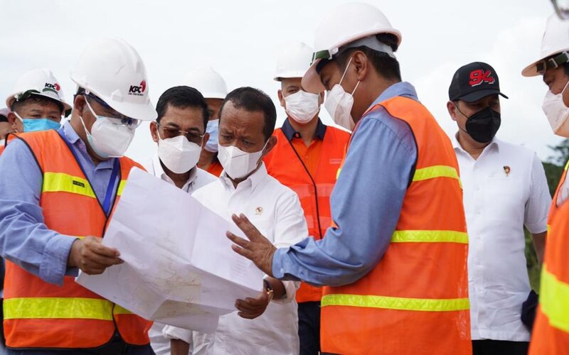 Menteri Investasi Bahlil Lahadalia mengunjungi lokasi proyek gasifikasi batu bara menjadi metanol milik PT Kaltim Prima Coal (KPC) yang terletak di Kutai Timur, Kalimantan Timur, Rabu (19/1/2022). - BKPM