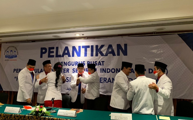 Deklarasi Perkumpulan Dokter Seluruh Indonesia (PDS) di Jakarta, Rabu (27/4/2022). PDSI berdiri atas cita-cita luhur para pendahulu di bidang ilmu kedokteran dengan mengutamakan nilai-nilai kebangsaan, kekeluargaan, sopan-santun, dan senantiasa mengantisipasi kemajuan ilmu pengetahuan dan teknologi kedokteran.JIBI - Bisnis/Szalma Fatimarahma\r\n