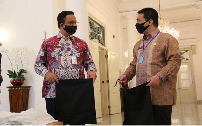Gubernur DKI Jakarta Anies Baswedan dan Wagub DKI Riza Patria, Kamis (16/4/2020), di Balai Kota DKI. - Istimewa