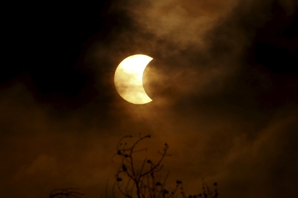 Gerhana matahari sebagian akan terjadi pada 30 April - Reuters