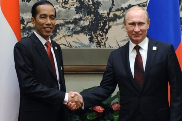 Presiden RI Joko Widodo (kiri) dan (kanan) Presiden Rusia Vladimir Putin - indonesia.mid.ru