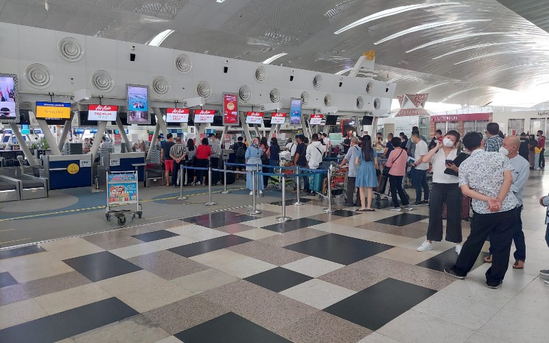 Penumpang pesawat di Bandara Internasional Kualanamu, Kabupaten Deli Serdang, Sumatra Utara, pada masa mudik Lebaran 2022, Minggu (1/5/2022).  - Istimewa