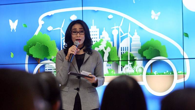 Direktur PT Bank Rakyat Indonesia Tbk (BRI) Handayani menyampaikan sambutan pada peluncuran program pembiayaan untuk mobil ramah lingkungan melalui Kredit Kendaraan Bermotor BRI di Jakarta, Senin (15/4/2019). - Bisnis/Dedi Gunawan