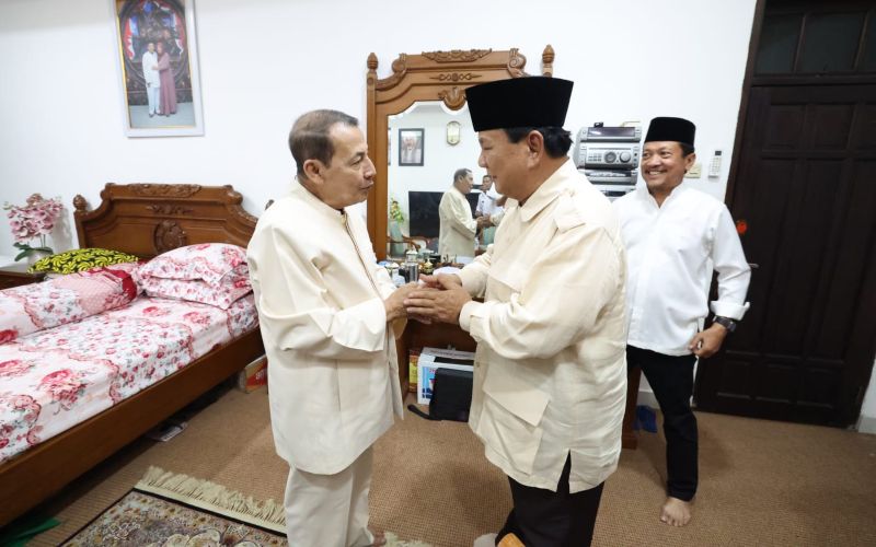 Ketua Umum Partai Gerindra Prabowo Subianto berkunjung ke kediaman KH Habib Muhammad Lutfi bin Yahya di Pekalongan, Jawa Tengah, Kamis, 5 Mei 2022 / Istimewa