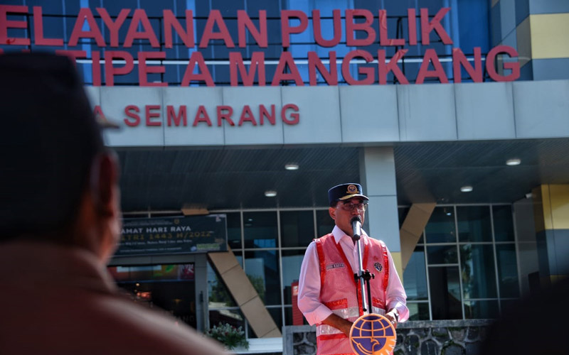 Menteri Perhubungan Budi Karya Sumadi meresmikan tiga terminal di Jawa Tengah yang telah selesai direvitalisasi, yaitu Terminal Mangkang di Semarang, Sabtu (7/5/2022). -  Dok. BKIP Kemenhub