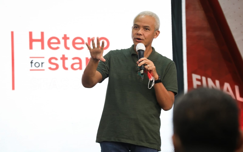 Gubernur Jawa Tengah Ganjar Pranowo memberikan sambutan seusai menyerahkan hadiah bagi para pemenang kompetisi Hetero for Startup Season 2 yang diselenggarakan pada Minggu, (27/3/2022).  - Dok. Istimewa