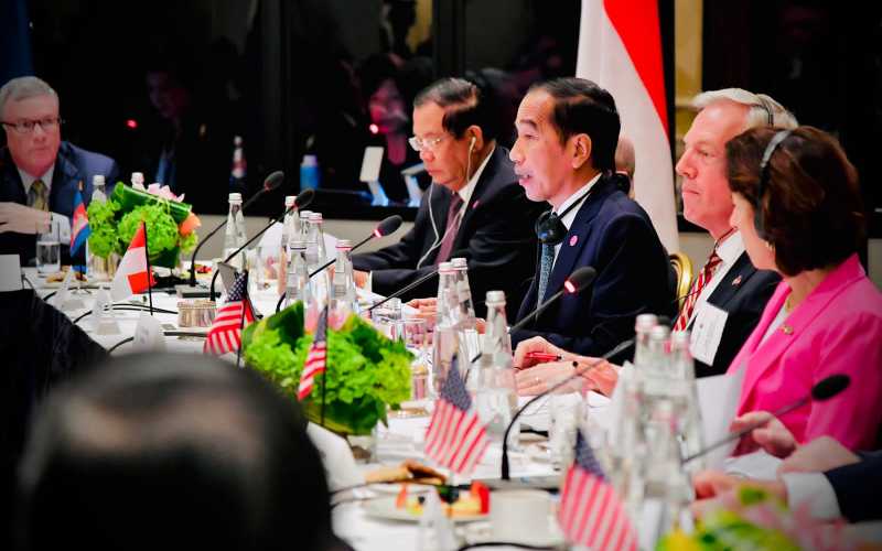 Jokowi dan sejumlah pemimpin negara Asean bertemu para pengusaha AS di Intercontinental the Willard Hotel, Washington DC, Kamis (12/5/2022)  -  Laily Rachev / Biro Pers Sekretariat Presiden