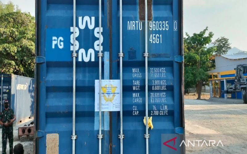 Satu unit kontainer berisi minyak goreng yang akan diselundupkan ke Timor Leste. ANTARA - Ho/Imanuel