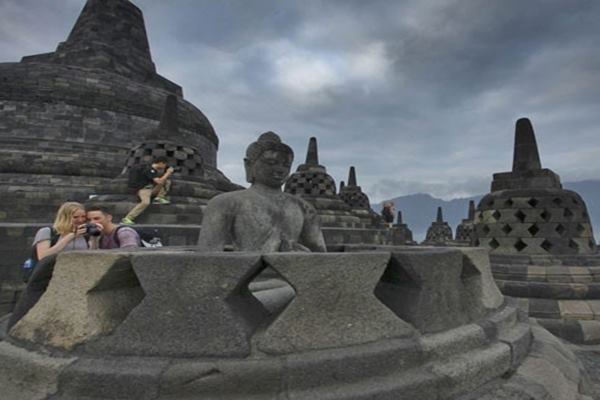 Candi Borobudur - Antara
