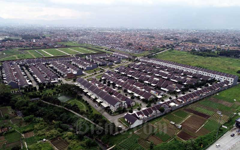 Foto udara perumahan di kawasan Margaasih, Kabupaten Bandung, Jawa Barat, Selasa (7/4/2020). Bisnis - Rachman