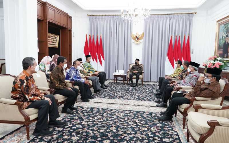 Wakil Presiden (Wapres) K.H. Maruf Amin saat menerima Forum Rektor Aceh, di Kediaman Resmi Wapres, Jalan Diponegoro Nomor 02, Jakarta Pusat, Rabu (18/05/2022)  -  Setwapres