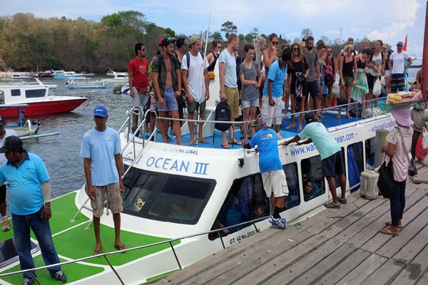 Kapal Cepat Jadi Transportasi Penonton MXGP Samota dari Lombok