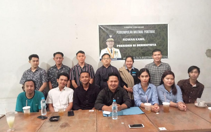 Anak muda di Pontianak memberikan dukungan kepada Gubernur Jawa Barat Ridwan Kamil berlaga di Pilpres 2024. - Istimewa