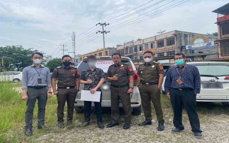 KPP Madya Pekanbaru melakukan penyitaan atas 3 unit mobil di Kota Pekanbaru. - Istimewa