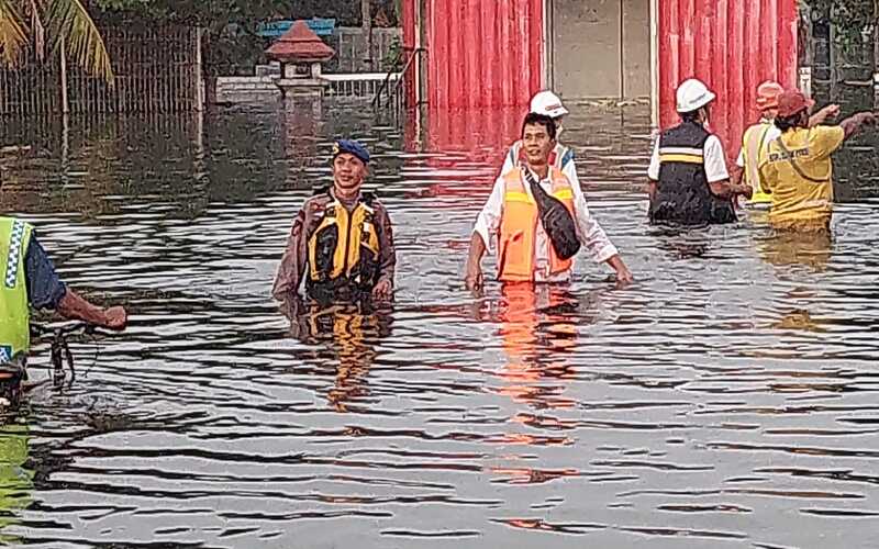 Banjir rob di Semarang. - Bisnis/Alif Nazzala R.