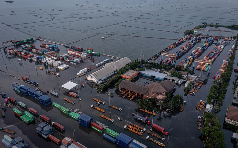 Banjir Rob Semarang, 500 Peti Kemas Terimbas