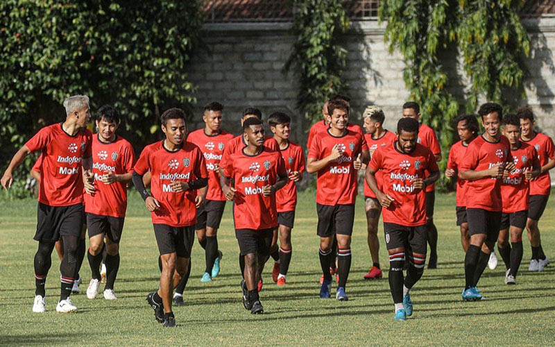 Para pemain Bali United, juara Liga 1 2019, tengah berlatih. - BaliUtd.com