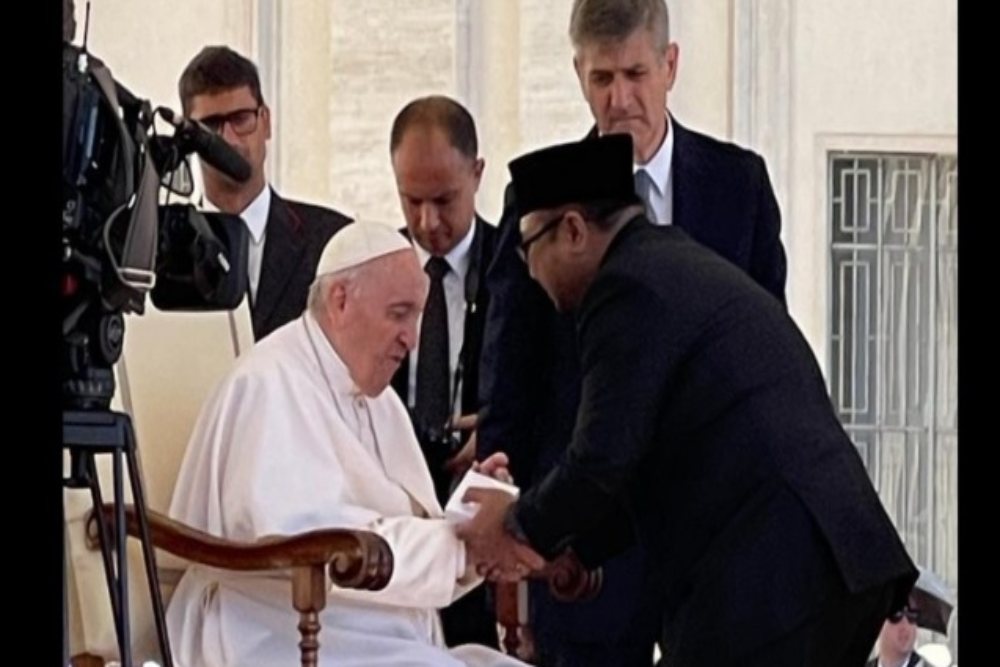 Jokowi Undang Paus Fransiskus untuk Berkunjung ke Indonesia