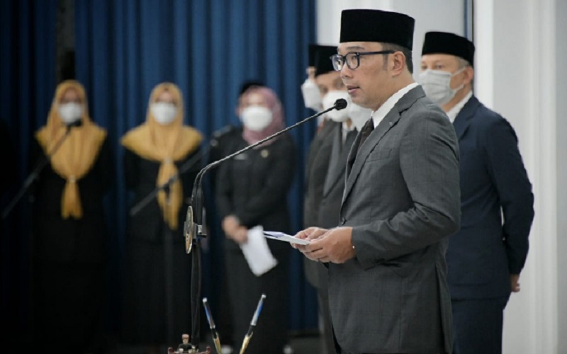 Gubernur Jawa Barat Ridwan Kamil melantik 864 pegawai negeri sipil dalam jabatan fungsional di lingkungan Pemerintah Daerah Provinsi Jabar, Kamis (16/6 - 2022).