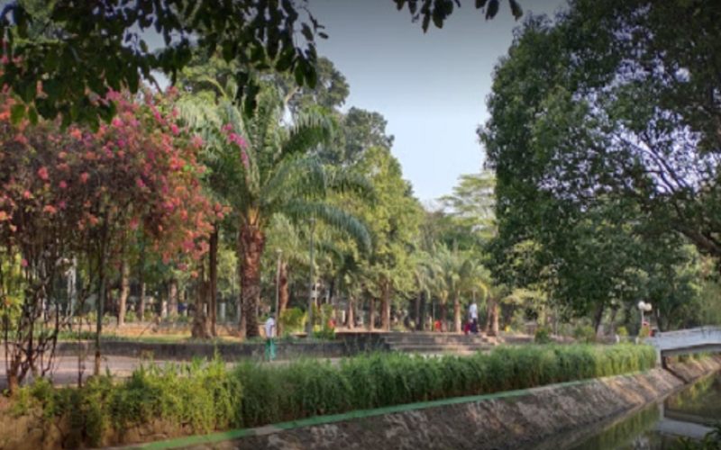 Tebet Eco Park telah dibuka untuk umum pada 24 April 2022. Taman yang mengusung tiga konsep utama yakno mengedepankan fungsi ekologi, sebagai ruang sosial, dan ruang edukasi serta rekreasi, menjadikan taman ini menjadi pilihan yang cocok bagi masyarakat Jakarta untuk menghabiskan waktu di ruang terbuka. - Istimewa