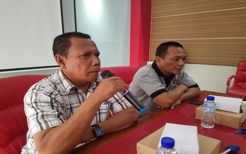 Dirut Perumda Tirta Kanjuruhan Kab. Malang, Syamsul Hadi (kiri), di Malang, Jumat (17/6/2022). - Istimewa