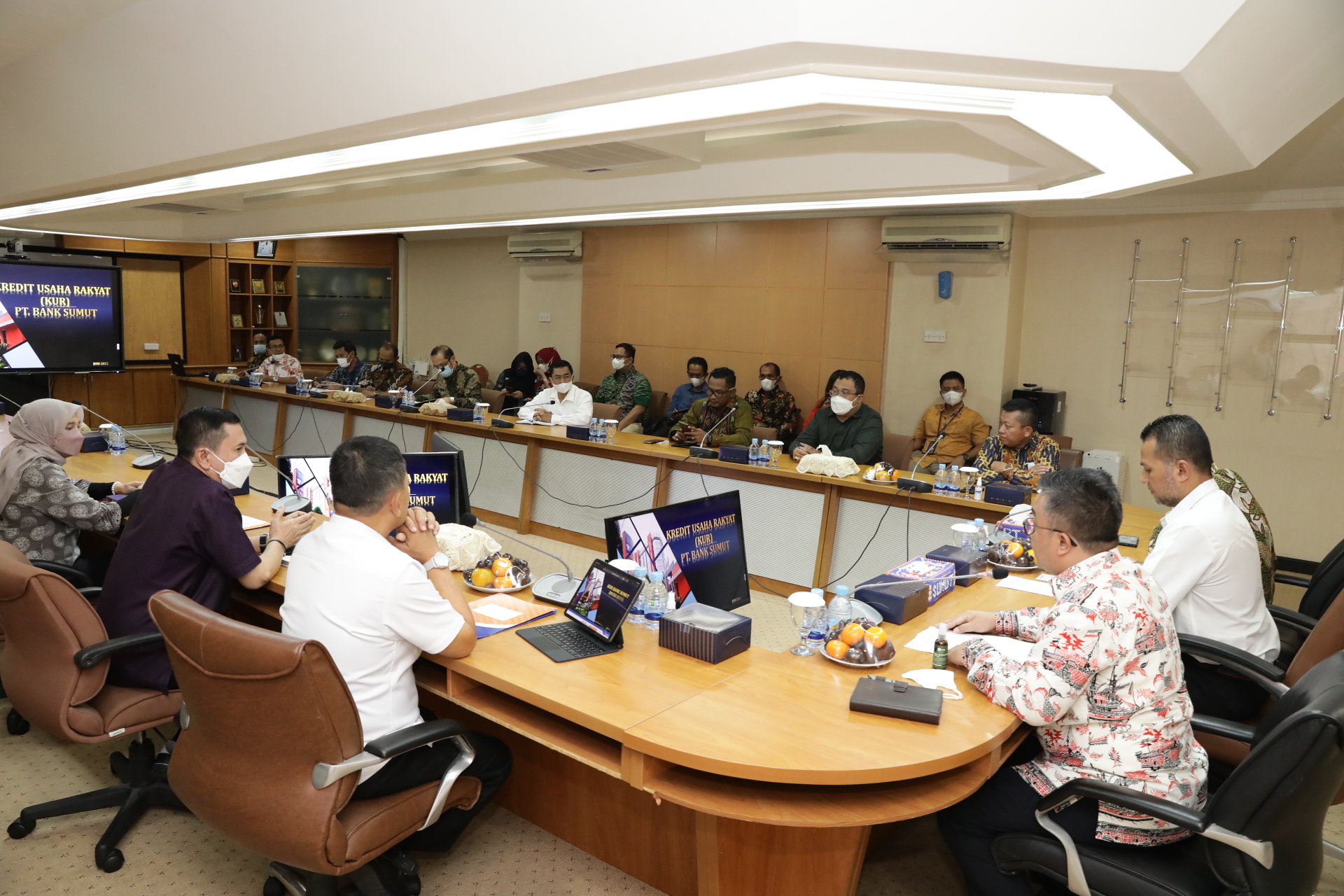 Rapat penyaluran KUR Klaster di Kantor Bank Sumut, Kota Medan, Kamis (23/6/2022).  -  Istimewa