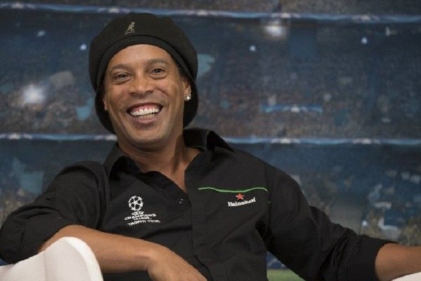 Tiba Indonesia, Ronaldinho: Saya Siap Menghibur